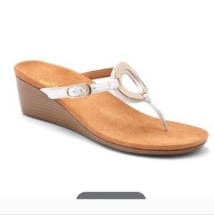 NWOT Vionic Park Orchid Wedge Sandals White Gold Sz 9.5
